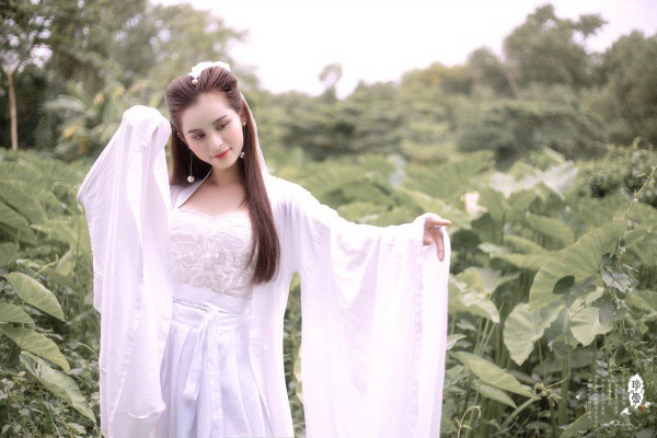 Giờ nghĩ lại chuyện bỏ nhà lên Sài Gòn, Tường Vi cho hay quyết định đó của mình khá liều nhưng lại khá may mắn. Bởi nếu không có ngày đó, cô nàng sẽ không có như thành quả như hôm nay.