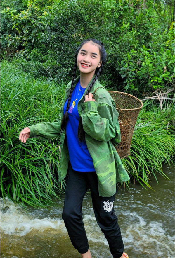 Sở hữu một kênh TikTok với gần 6 triệu người theo dõi và làm bà chủ ngay ở độ tuổi 18 thế này thực sự là một điều khiến nhiều người ngưỡng mộ.