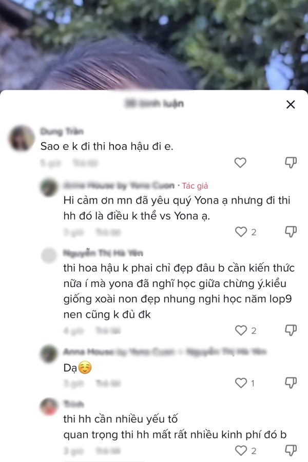 Từ nhỏ nữ TikToker đã hay bị ốm, nhà lại ở quê nên có thời điểm cô bạn phải nghỉ học đằng đẵng cả tháng trời để xuống thành phố chữa bệnh. Đến năm lớp 10 Yona quyết định nghỉ hẳn.