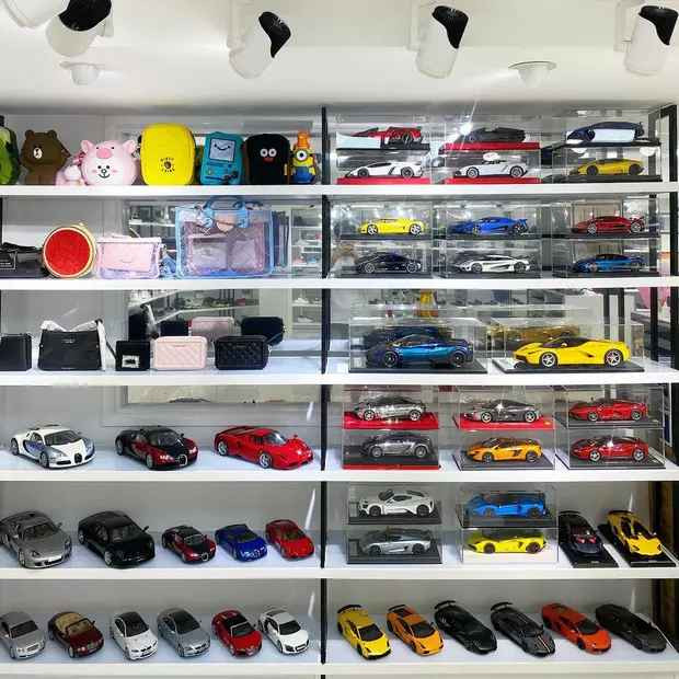 Minh Anh tiết lộ, do vợ chồng cô có mệnh hợp với màu đen nên toàn bộ nội thất đến nước sơn bên ngoài đều mang màu này.