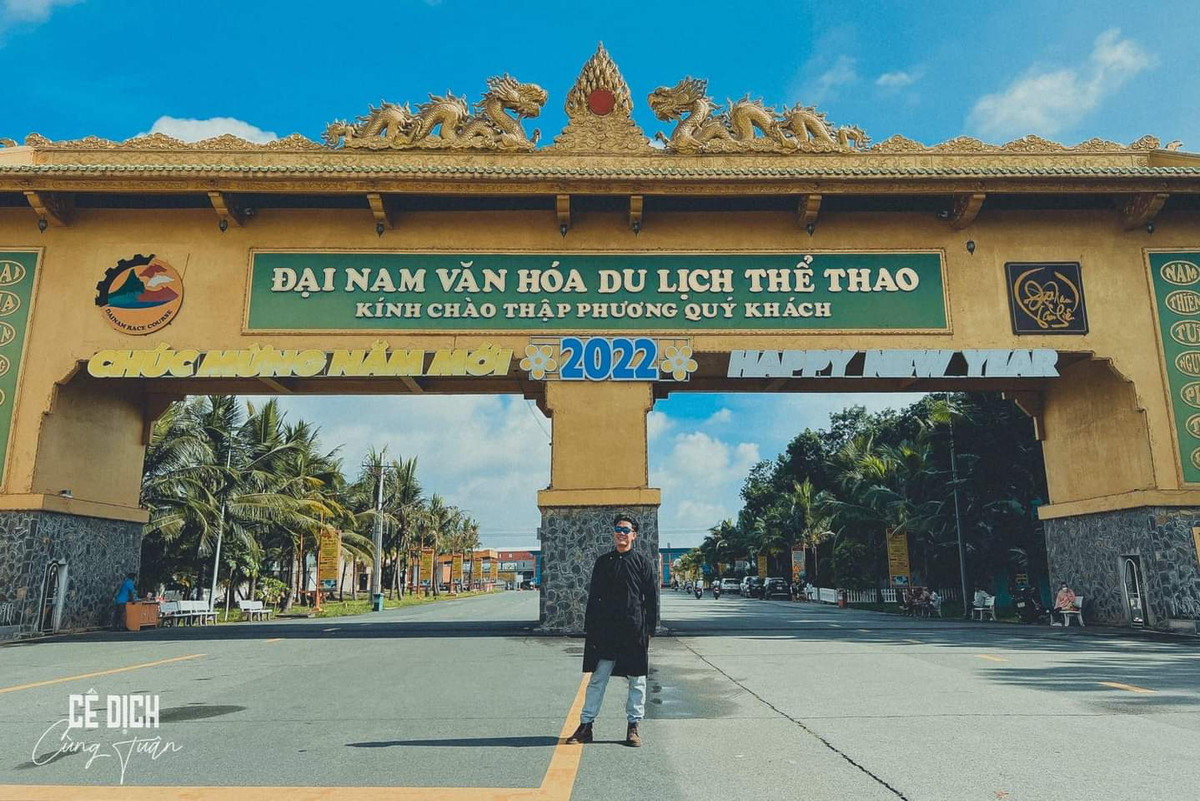 Chuyến đi của Tuấn Khanh bắt đầu từ TP HCM đến Tây Nguyên- Miền Trung - Hà Nội - Tây Bắc - Đông Bắc - Miền Trung - Cung đường biển - Vũng Tàu.