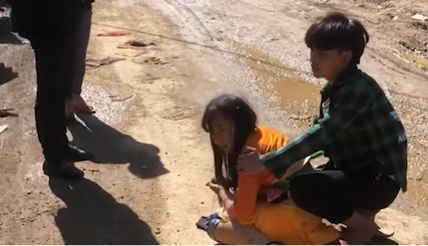 Như báo chí đã đưa tin, tục “bắt vợ” có nhiều biến tướng với các hành vi vi phạm pháp luật đáng lên án. Nhiều người lợi dụng điều này, bắt ép các cô gái phải đồng ý kết hôn với mình.