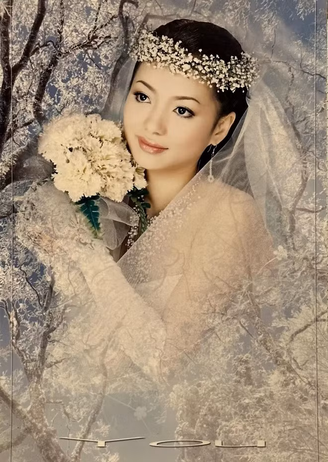 Nhan sắc cô dâu gây sốt vì quá xinh đẹp.