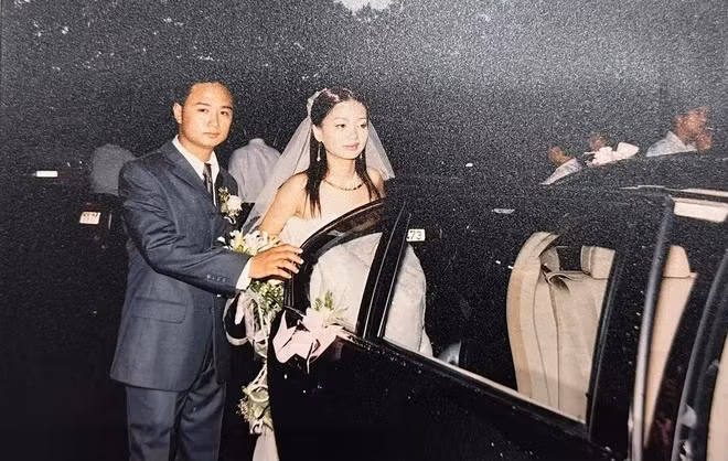 Những bức ảnh cưới ngày xưa của bố mẹ vẫn luôn là chủ đề được thế hệ sau truyền tay nhau vì nhan sắc quá đỉnh.