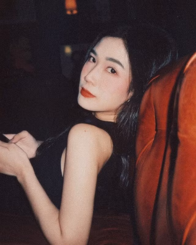 Trên trang cá nhân, Chù Disturbia chia sẻ những bộ môn cô theo đuổi để đốt calo như nhảy hiện đại, tập boxing. Mỗi môn thể thao giúp tinh thần thay đổi khác nhau, tránh sự nhàm chán... nhưng chung mục đích "độ" dáng săn chắc.