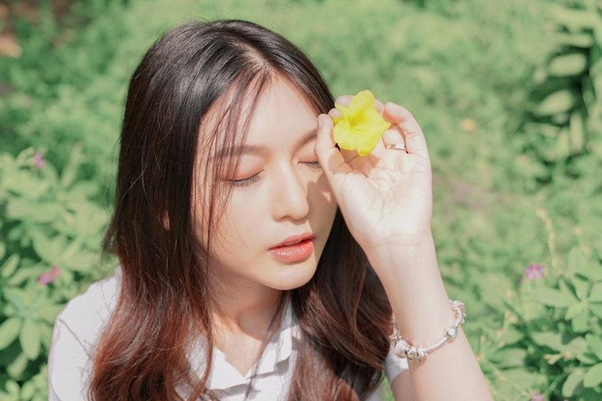 Phương Quỳnh được nhiều người khen ngày càng đẹp mặn mà và vẫn giữ được vóc dáng thon gọn như xưa.