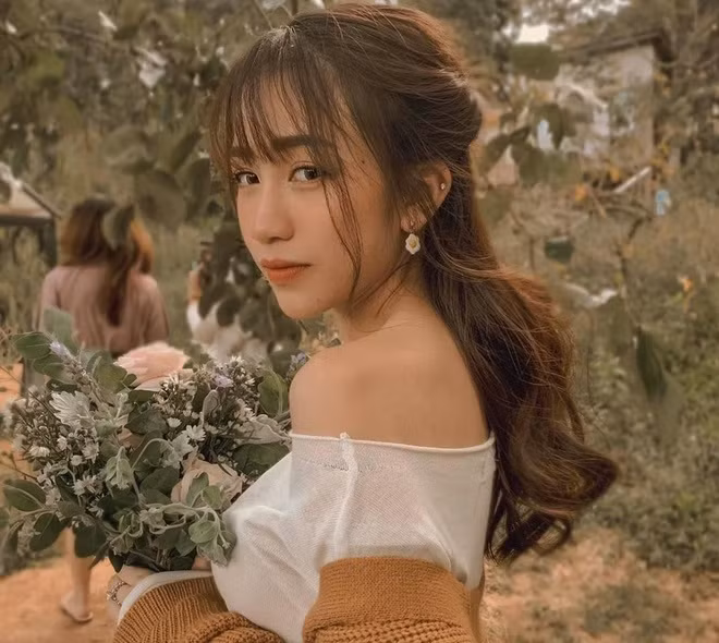 Trả lời dân mạng tại story trang cá nhân, hot girl "tuổi Mão" nói "không có gì là tiếc" khi quyết định lập gia đình sớm.