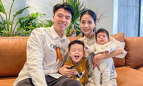 Không thể thiếu trong cuộc sống của mỹ nhân Hà Nội là những chuyến du lịch sang chảnh, check-in khắp các địa điểm nổi tiếng từ trong ra ngoài nước. Chính vì vậy mà mỗi khi xuất hiện trên MXH, Kiều Anh luôn được nhiều chị em “xin vía” vì cuộc sống đáng mơ ước, có đầy đủ tất cả mọi thứ.