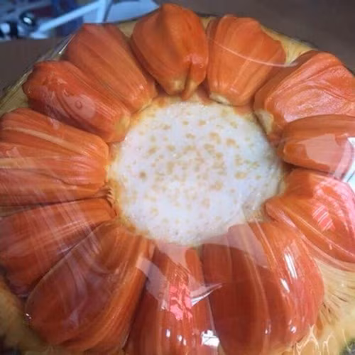 Tất nhiên, màn định giá trên chỉ là nói đùa thôi, bởi thực tế thì quả mít này đã bị hỏng và không thể ăn được.