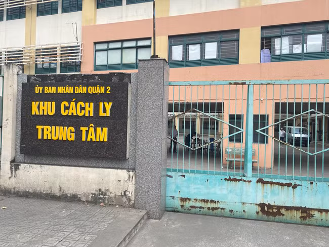 Mới đây trên MXH, những hình ảnh về siêu thị 0 đồng trong khu cách ly trung tâm ở phường Cát Lái (Quận 2, TPHCM) thu hút sự chú ý của nhiều người.