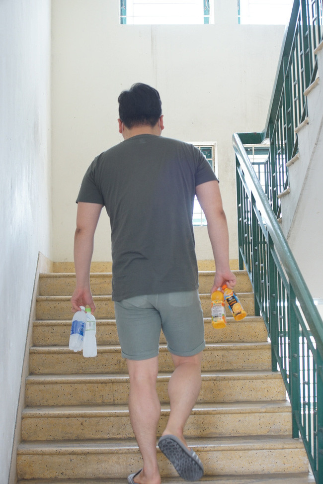 Cũng theo bác sĩ nếu thời gian tới lượng người vào cách ly tăng lên, ban quản lý sẽ cố gắng tạo ra nhiều "siêu thị 0 đồng" hơn nữa. Clip Việt Nam ghi nhận 106 ca mắc Covid-19 - Nguồn: VTC Now