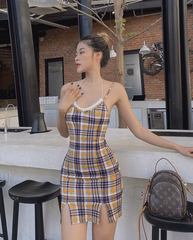 Thảo cho biết thêm: "Rắc rối lớn nhất của mình là khó tìm người yêu. Một chàng trai khi tán tỉnh một cô gái sẽ để ý cả ngoại hình lẫn tính cách. Còn những chàng trai đến với mình thì 70% là muốn mình “dắt về nhà”. Tất nhiên, mình từ chối dứt khoát và đợi một người thật lòng thích mình”