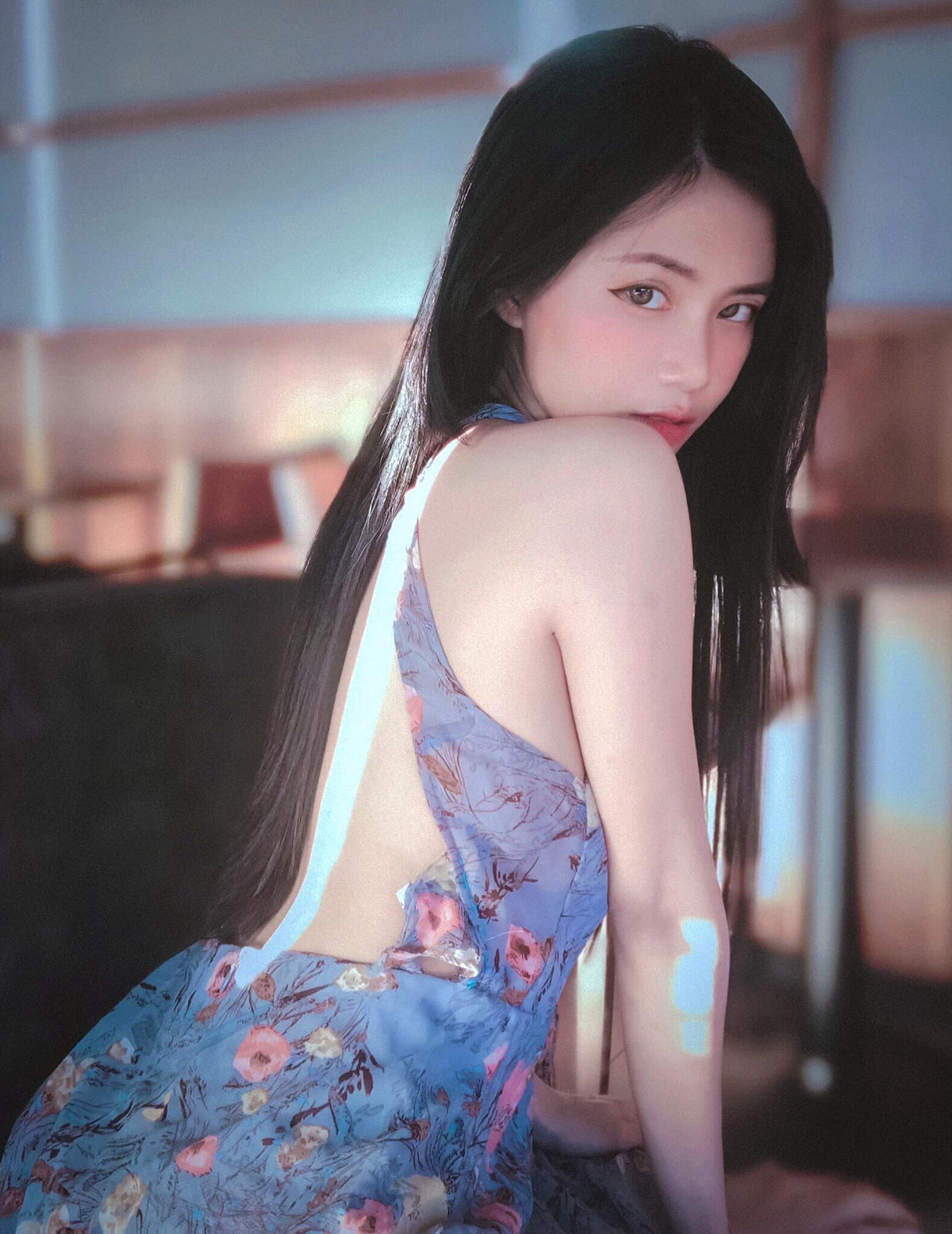 Tuy nhiên, vốn là một cosplayer (Coser) nổi tiếng, thậm chí có lợi thế về ngoại hình, YuGi thỉnh thoảng cũng "đốt mắt" cộng đồng mạng với những hình ảnh quyến rũ hết cỡ.