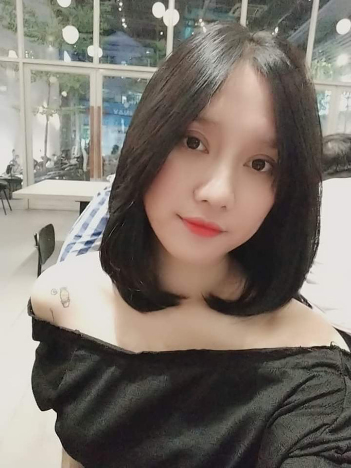 Vừa bước xuống sân bay, Lệ Quyên lập tức được cơ quan chức năng đưa tới Trường quân sự Gò Găng Tam Bình, tỉnh Vĩnh Long để cách ly dịch Covid-19.