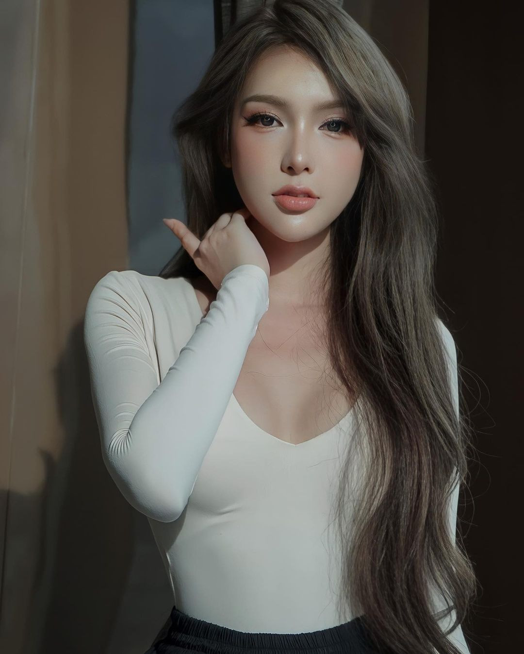 Lọt top 10 chương trình Đại sứ Hoàn mỹ 2023, Mỹm Trần nhận được nhiều sự chú ý khi sở hữu ngoại hình nổi bật và gương mặt xinh đẹp. Tận dụng cơ hội đó, cô tích cực tham gia các hoạt động nghệ thuật, làm người mẫu ảnh, livestream (phát sóng trực tiếp) và góp mặt một số chương trình giải trí.