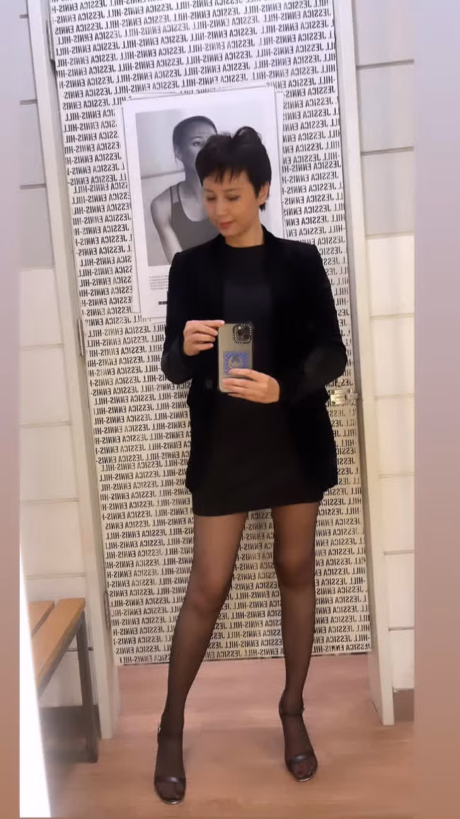 Công chúng cho rằng bà xã Đoàn Văn Hậu thừa hưởng nhiều nét đẹp kiều diễm từ mẹ.