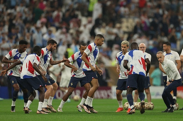 Argentina 3 (4)-(2) 2 Phap (pen): Nha vo dich goi ten Messi va dong doi-Hinh-19