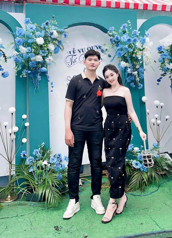 Ngày 28/12 vừa qua, cặp đôi vừa kỷ niệm tròn 1 một năm ngày cưới. Trên trang cá nhân, Huỳnh Như chia sẻ đoạn clip lãng mạn của cặp đôi.