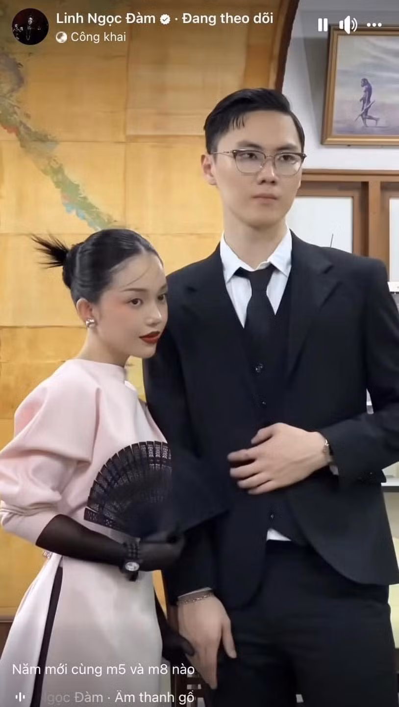 Mới đây, netizen đã soi ra hint cả hai đang gặp trục trặc trong chuyện tình cảm khi story mới nhất của Linh Ngọc Đàm đã ẩn ý về việc kết thúc 1 mối quan hệ.