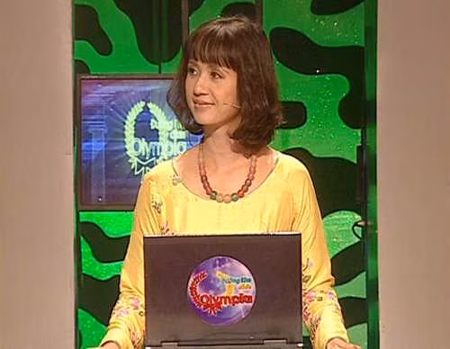 Người tiếp theo thay thế MC Tạ Bích Loan gắn bó với chương trình Đường lên đỉnh Olympia là nhà báo - MC Tùng Chi - người giữ cương vị dẫn dắt chương trình năm thứ 2 (2000) và liên tiếp ở vị trí đó 4 năm liên tiếp (đến năm 2004).