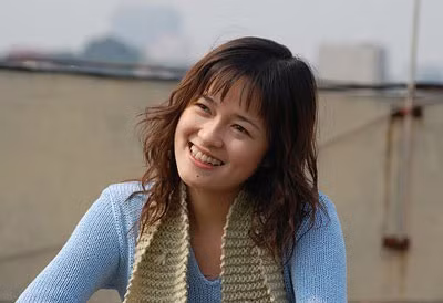 MC Quỳnh Trang bước chân vào Đường lên đỉnh Olympia trong giai đoạn đầu của mùa thứ 9. Trước khi trở thành MC chính, cô từng làm việc trong ê-kíp chương trình nhiều năm.