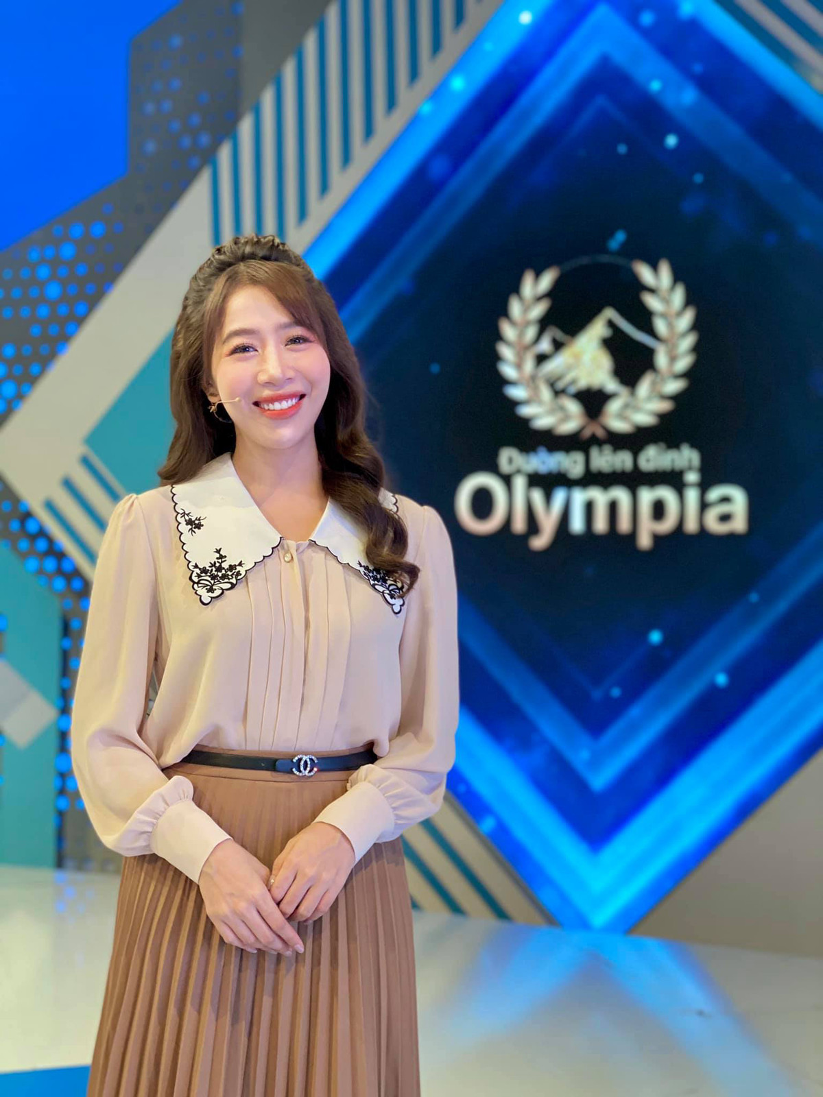 Với tài năng cùng sự khôn khéo và cái duyên với nghề, MC Diệp Chi đã nhanh chóng chinh phục trái tim của khán giả của chương trình Đường lên đỉnh Olympia.