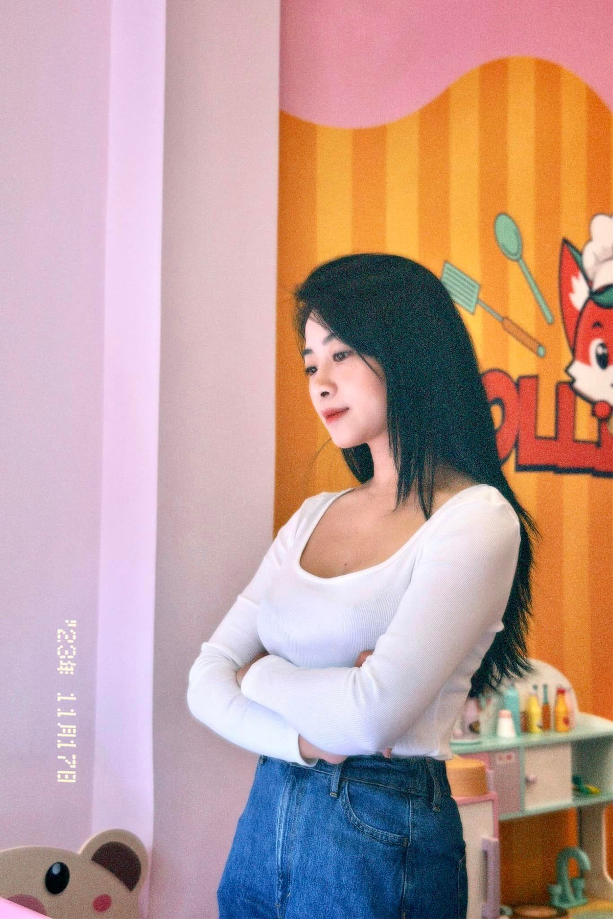 Dù đã trải qua 2 lần sinh nở nhưng vóc dáng thon gọn, gợi cảm của cô nàng Nhật Linh luôn được nhiều người hâm mộ.