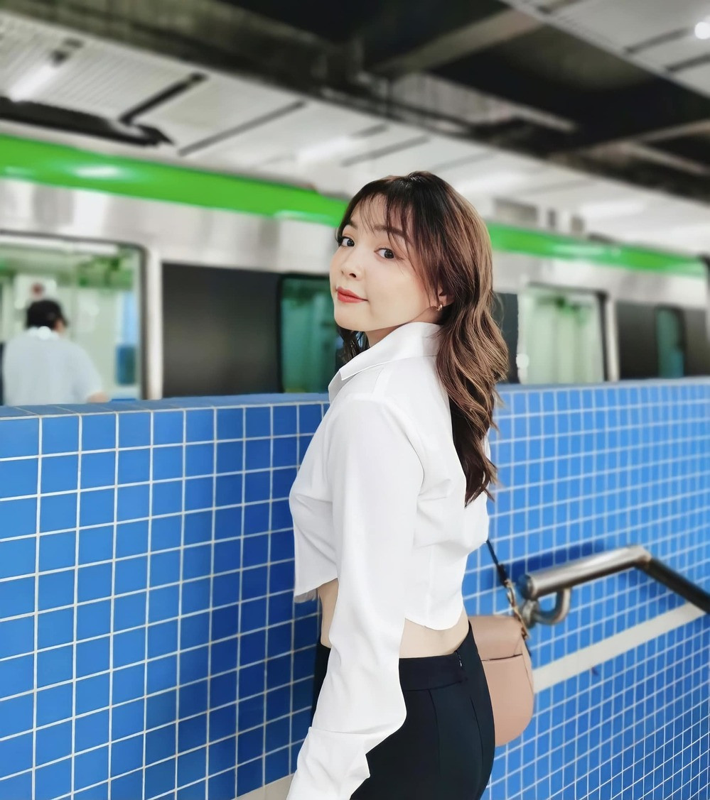 Trinh Phạm là một cái tên đã không còn quá xa lạ đối với những bạn trẻ yêu thích việc make up, làm đẹp cho bản thân. Là một YouTuber có hơn 1,2 triệu người theo dõi, có thể nói Trinh Phạm cũng là một trong những đại diện có sức ảnh hưởng nhất định đối với giới trẻ.