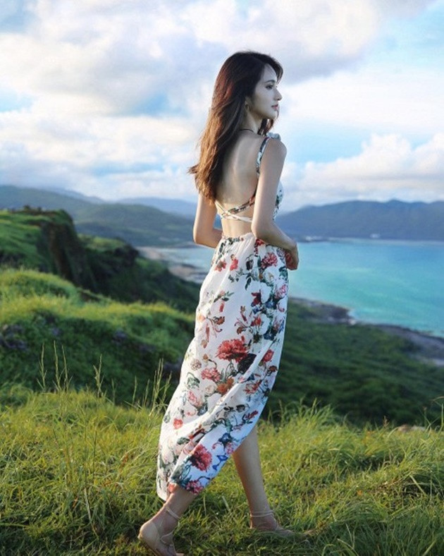 Chính vẻ đẹp trong sáng, ngọt ngào, lại sang trọng, cùng thần thái không phải dạng vừa, Vương Duy Lâm trở thành một mẫu nữ thành công.