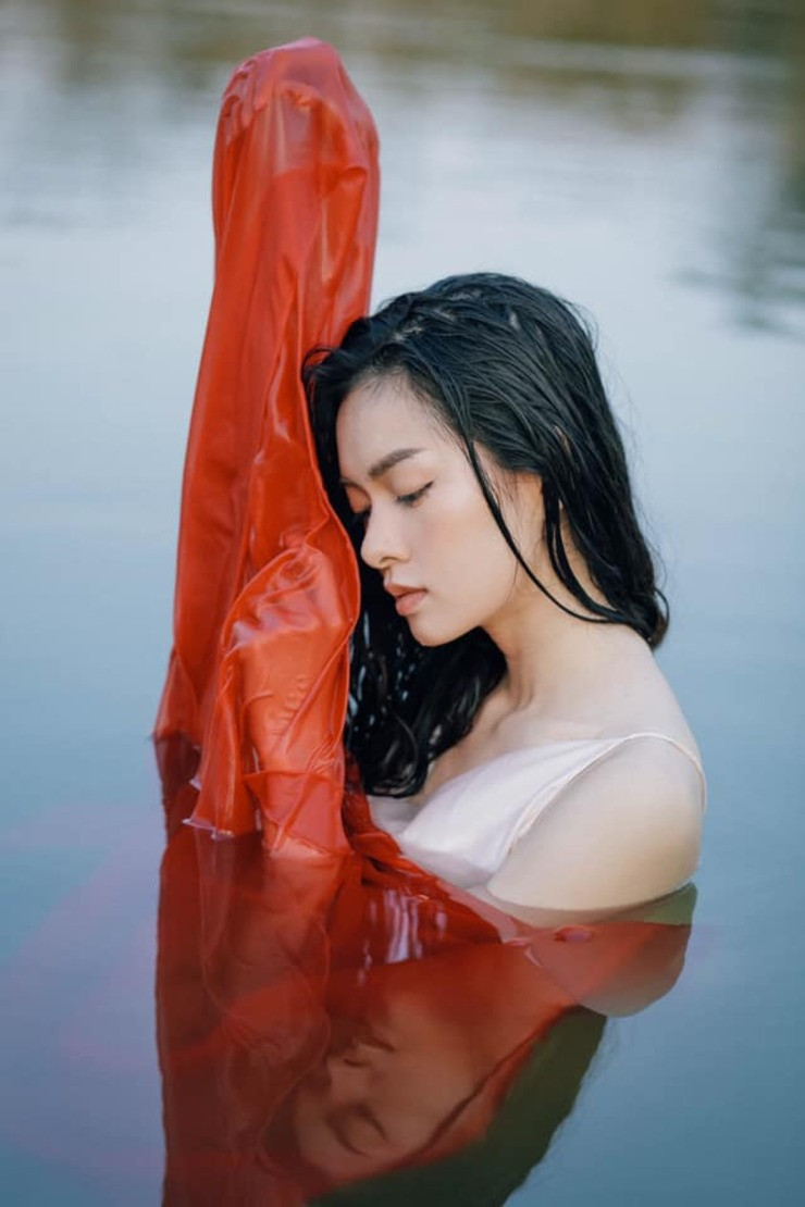 Người ta biết đến Yên Đan khi cô đăng tải các video về làm đẹp đặc biệt là chăm sóc da trên Tik Tok.