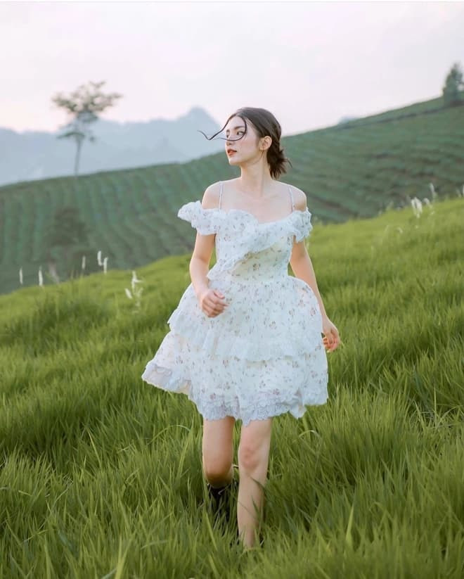 Theo tìm hiểu, đồng cỏ 68 không được coi là địa điểm du lịch mà trên thực tế là nơi dùng để phục vụ chăn nuôi bò và được giao cho các hộ dân chăm sóc, quản lý. Do đó, khi đến đây chụp ảnh, du khách sẽ không bị thu phí nhưng nên xin phép những người quản lý trước.