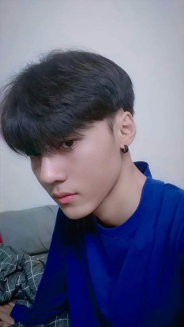 Thái độ coi thường, lời lẽ châm chọc của một số bạn bè trước đây đã không còn nữa, Hoài Thương ự tin, hòa đồng hơn.