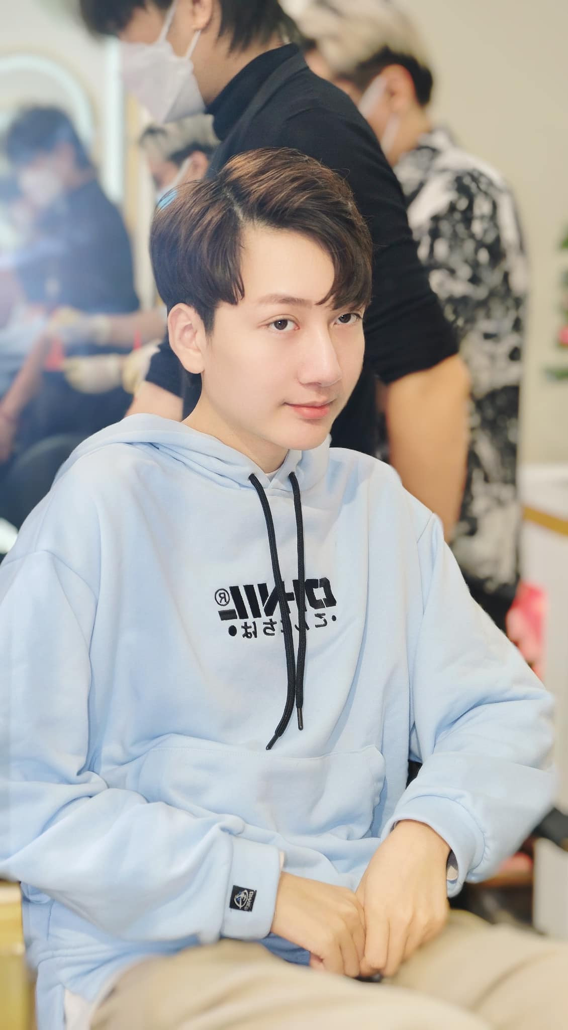 Đức Anh cũng cho biết thêm vốn dĩ tiền về túi là từ các nhãn hàng chứ không phải do đông người xem trên kênh TikTok. Anh cho biết mọi người cần xây dựng hình ảnh chỉn chu để có thể nâng tầm giá trị, sức ảnh hưởng của bản thân và nhận nhiều sản phẩm quảng cáo hơn.