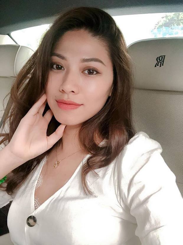 Năm 2017, Ngọc Trinh và Thuỵ Vân bất ngờ cùng lọt top 5 MC được yêu thích nhất tại giải thưởng VTV Awards