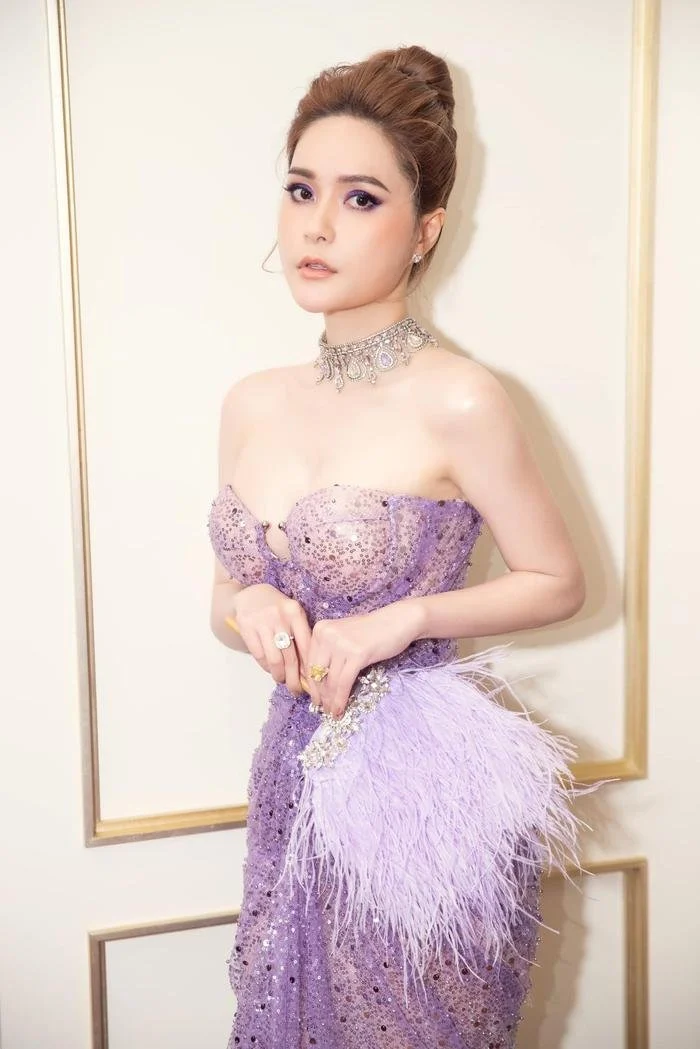 Mới đây, Đoàn Di Băng khoe tên mình được lên top tìm kiếm của Google thế nhưng nó lạ lắm.