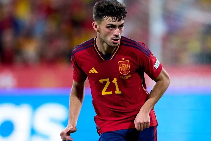Mới đây, Pedri đã đưa ra một phát biểu vô cùng bất ngờ. Chàng tiền vệ trẻ tuyên bố nếu Tây Ban Nha vô địch World Cup 2022 trên đất Qatar, anh sẽ "xuống tóc" để ăn mừng chiến tích này.