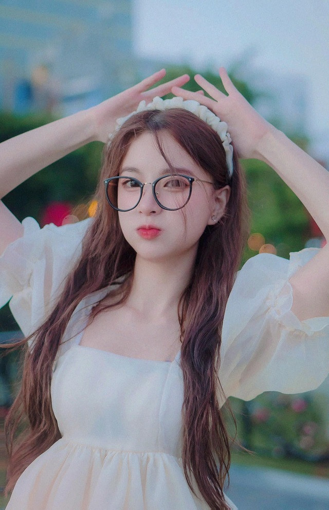 Nhờ sự kiên trì ấy và không ngừng thay đổi bản thân theo hướng tích cực, Mèo 2k4 đã dần lấy lại càng được người hâm mộ yêu thích.