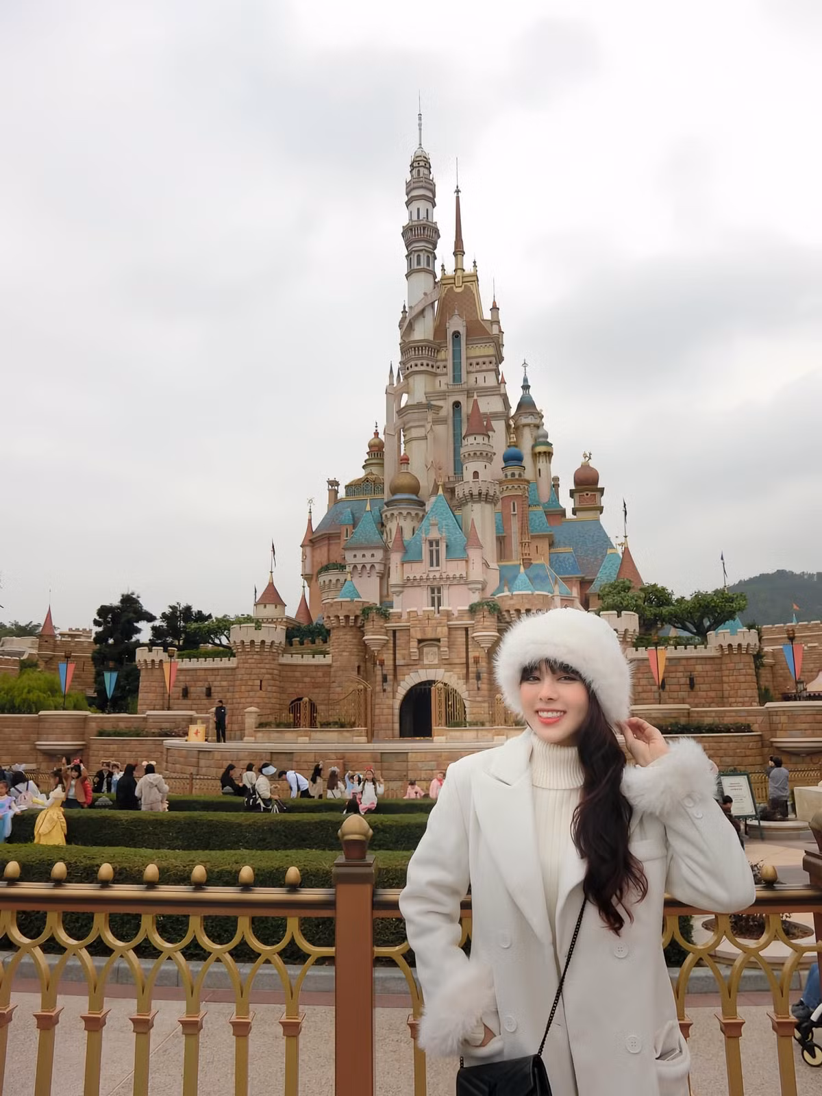 Thu nhập khủng giúp nàng WAG sinh năm 1993 có cuộc sống khiến ai cũng ngưỡng mộ.