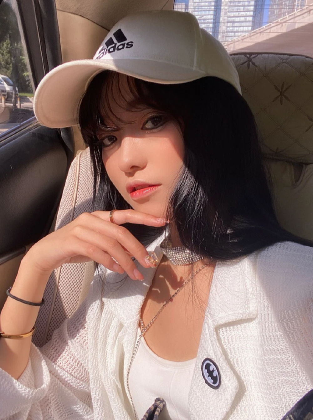 Sau khi hình ảnh team qua đường chụp này bị công khai, Trần Ý Lễ đã mất đi hàng trăm nghìn lượt theo dõi.