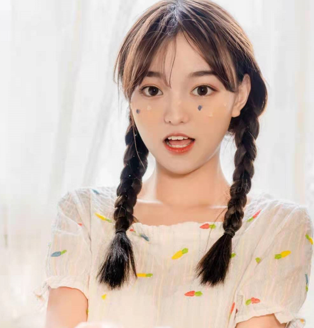 Về phần netizen vẫn 9 người 10 ý, người "ném đá" Ý Lễ vì lừa fan, người lại cảm thấy rất bình thường vì con gái bây giờ ai chẳng dùng filter khi chụp ảnh.