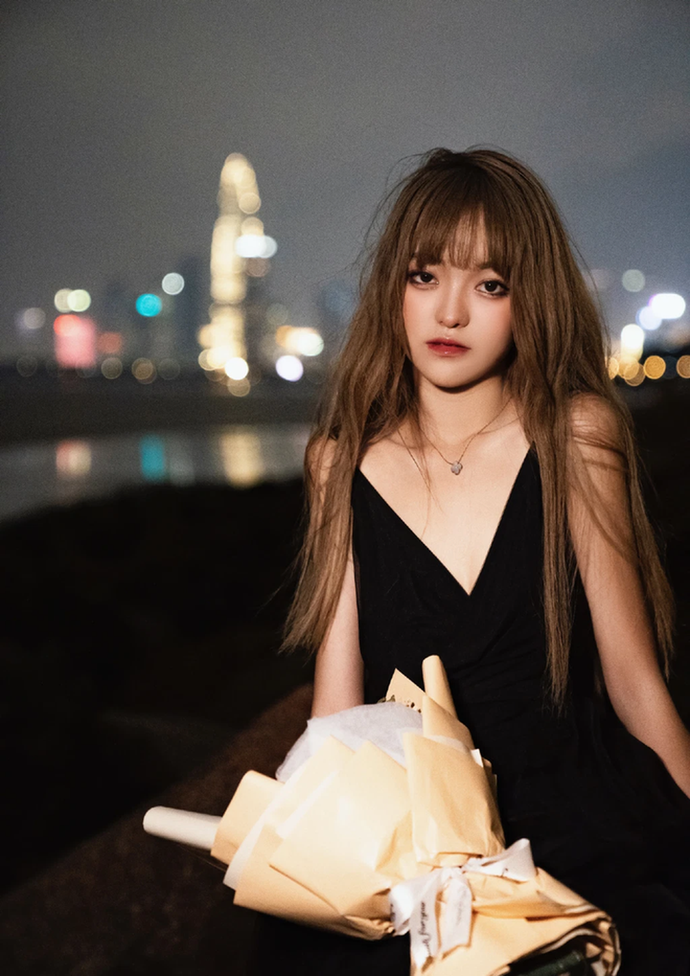 Theo nhận xét, nói Ý Lễ kém sắc thì không đúng, song rõ ràng là gái xinh Trung Quốc này ngoài đời trông tương phản kha khá so với hình ảnh tự đăng.