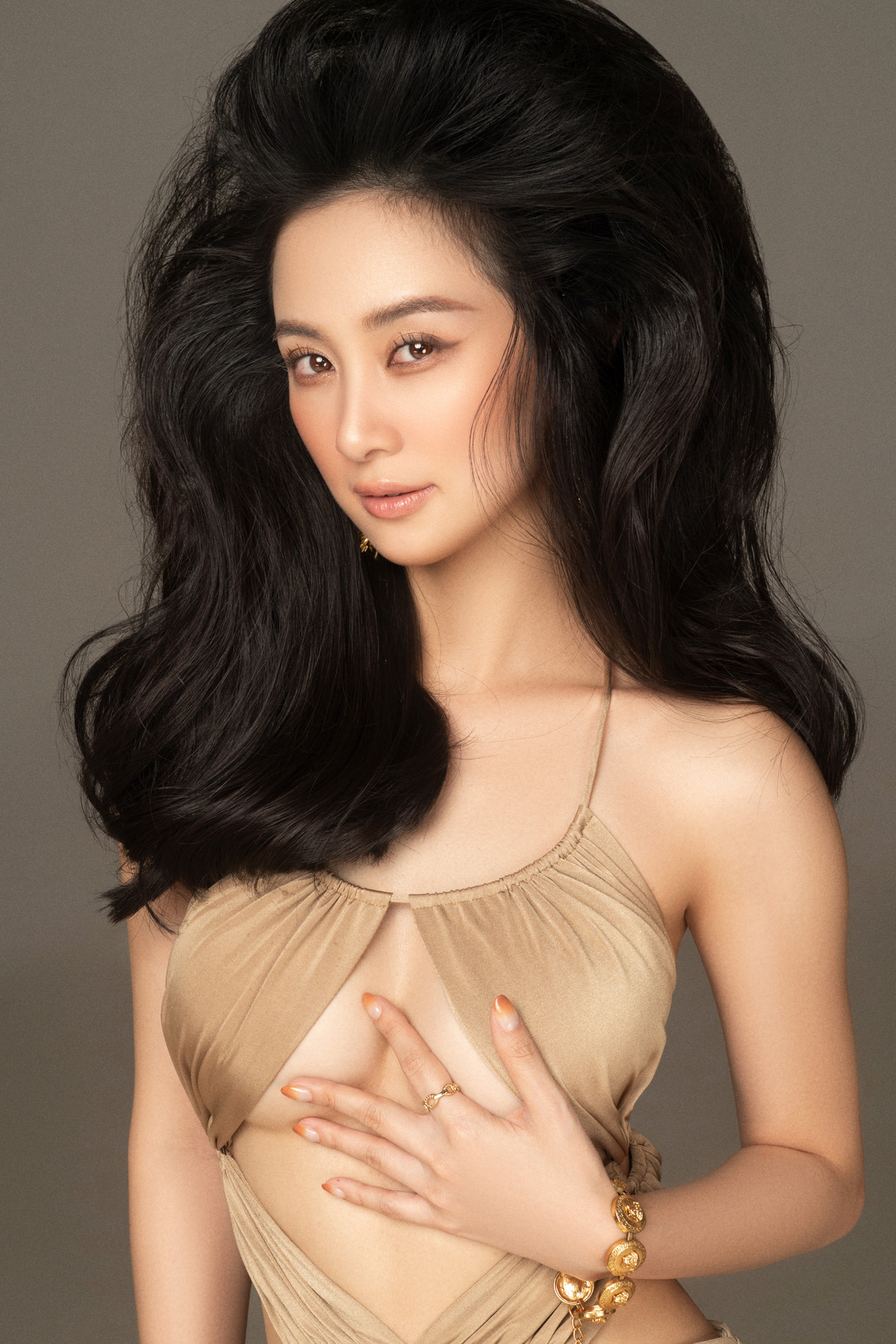 Jun Vũ sở hữu ngoại hình mỏng nên quyết định kết hợp ăn uống, tập luyện để sở hữu hình thể ấn tượng hơn.