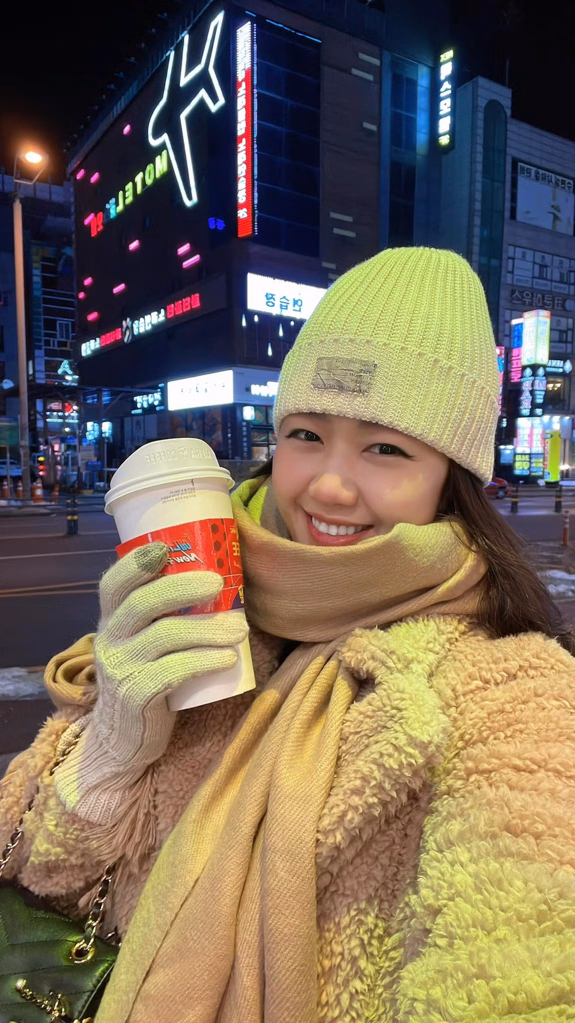 Nữ tiếp viên hàng không cũng từng đạt danh hiệu Á khôi cuộc thi Sinh viên thanh lịch khối Đại học Đà Nẵng.