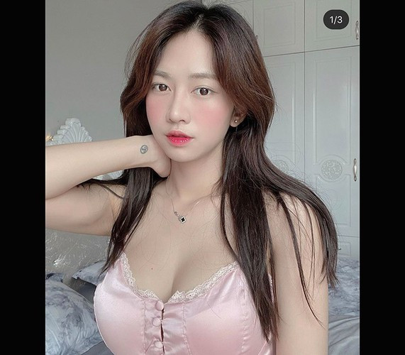 Ngoài ra, Lê Bống còn nổi như cồn với vai trò là Tiktoker, Youtuber, người mẫu ảnh và diễn viên trong các MV ca nhạc và phim ngắn của các nghệ sĩ Việt.