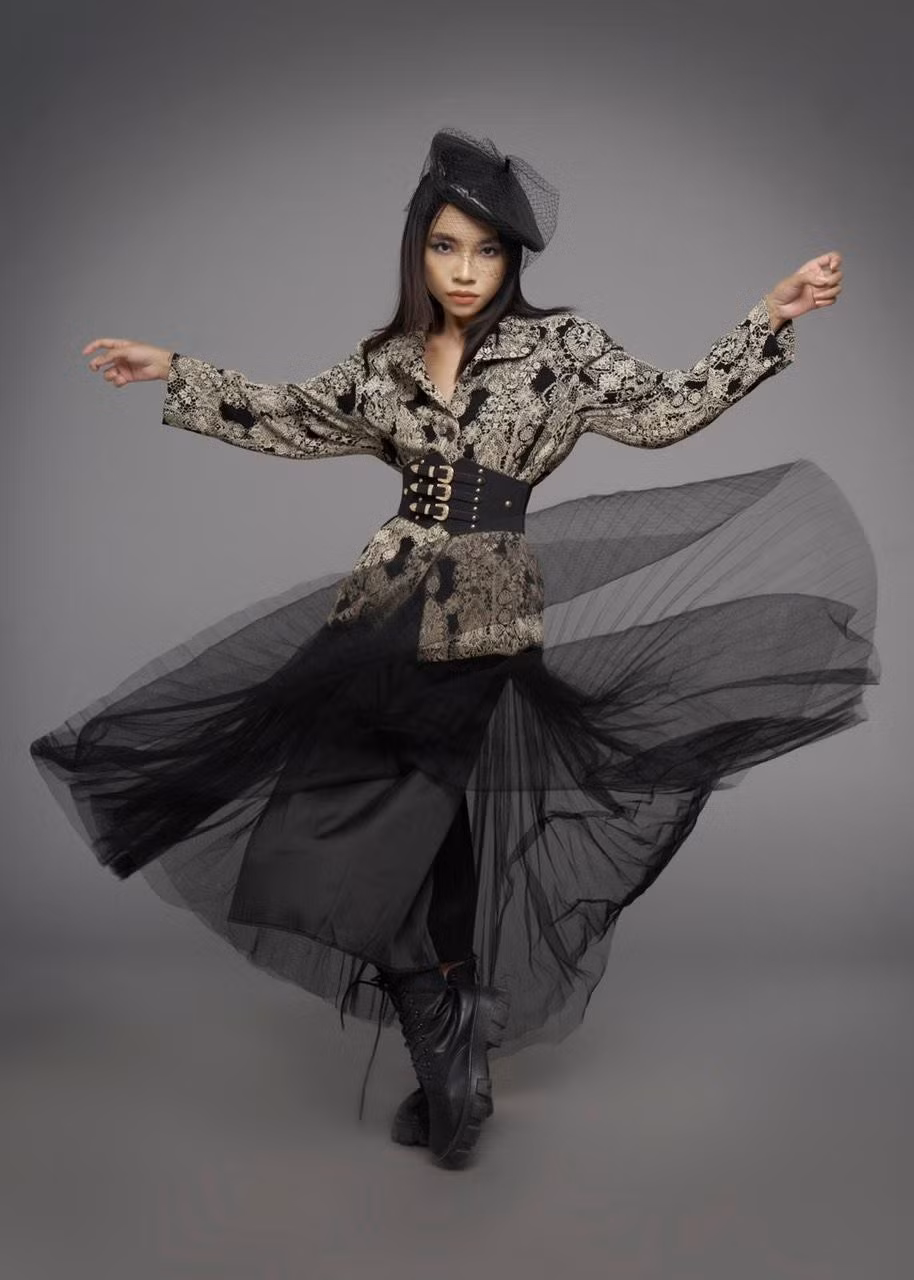 Dấn thân vào lĩnh vực làm đẹp, mình muốn mọi người thấy rằng bản thân mình đã thay đổi như thế nào để từ một cô gái bình thường trở thành Foxie của ngày hôm nay”. Foxie chia sẻ thêm.