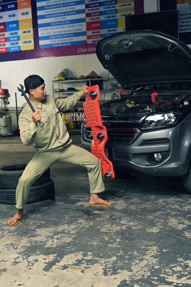 Nhân vật Trung "trâu" trong bộ phim này là anh chàng vui tính, tốt bụng và có cách nói chuyện lạ. Đằng sau mỗi từ khi phát âm, Trung "trâu" thường thêm âm "sờ" để làm điểm nhấn.