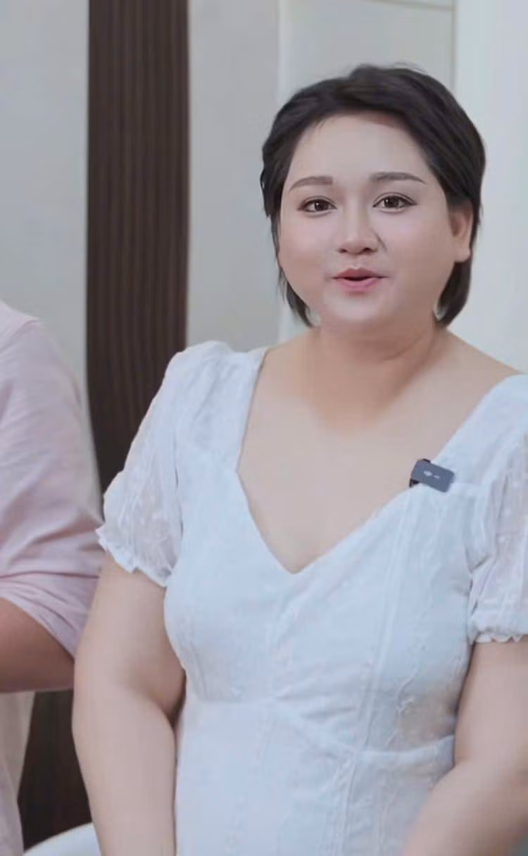 Nữ diễn viên vẫn đang trên con đường nỗ lực giảm cân, hiện tại Trúc Anh đã về mốc khoảng 70kg. Dù chưa phải là thời điểm ngoại hình hoàn hảo nhưng cô vẫn tự tin tái xuất trước công chúng.