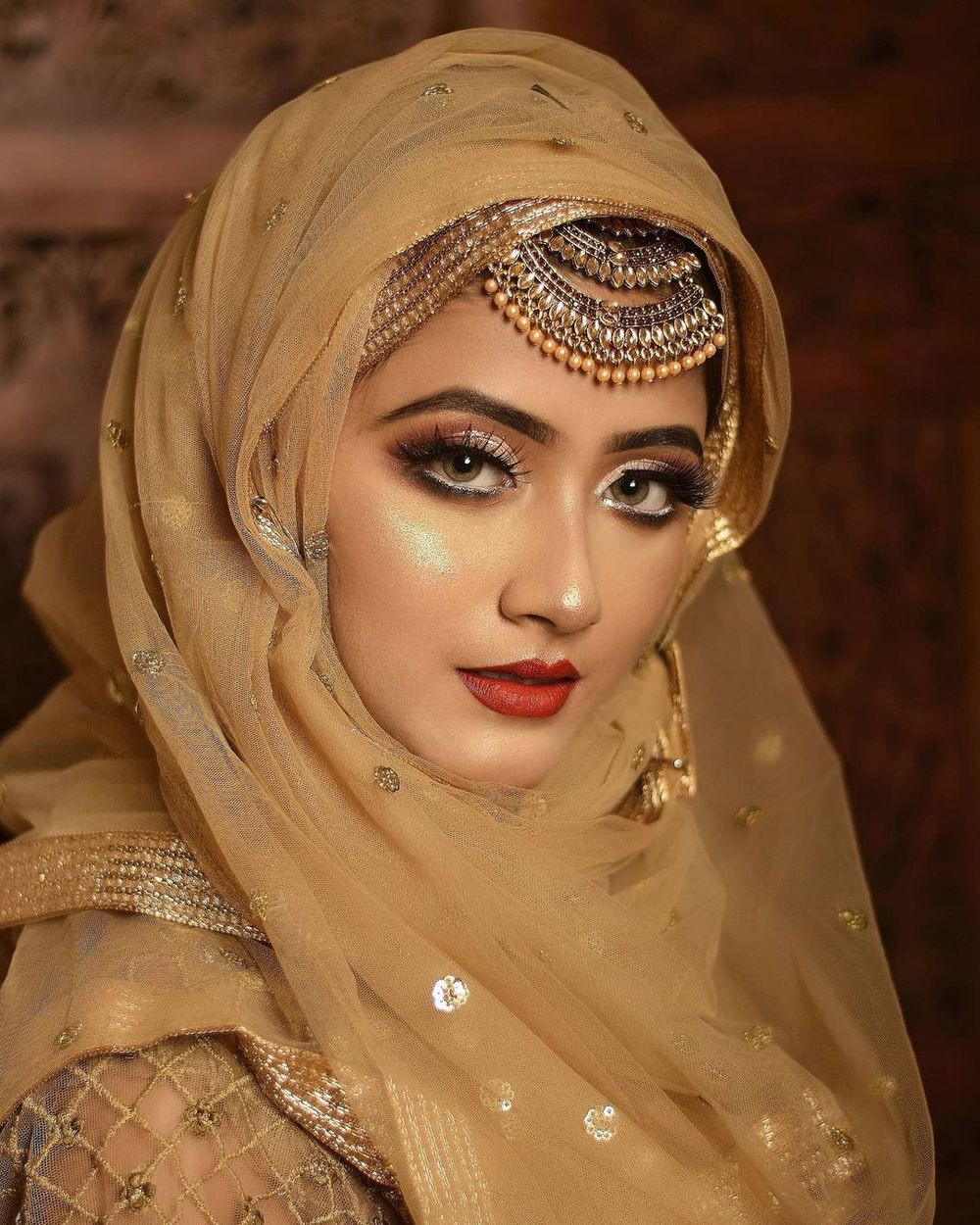 Nhưng có vẻ như Sanyal đã không tận dụng tốt cơ hội nổi tiếng này để bật lên thành ngôi sao lớn. Các dự án nghệ thuật của cô không mấy nổi bật và dần dần tên tuổi bị rơi vào quên lãng.