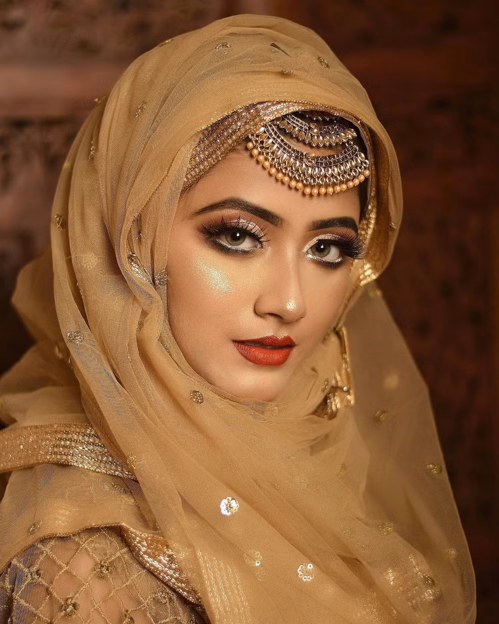 Nhưng có vẻ như Sanyal đã không tận dụng tốt cơ hội nổi tiếng này để bật lên thành ngôi sao lớn. Các dự án nghệ thuật của cô không mấy nổi bật và dần dần tên tuổi bị rơi vào quên lãng.