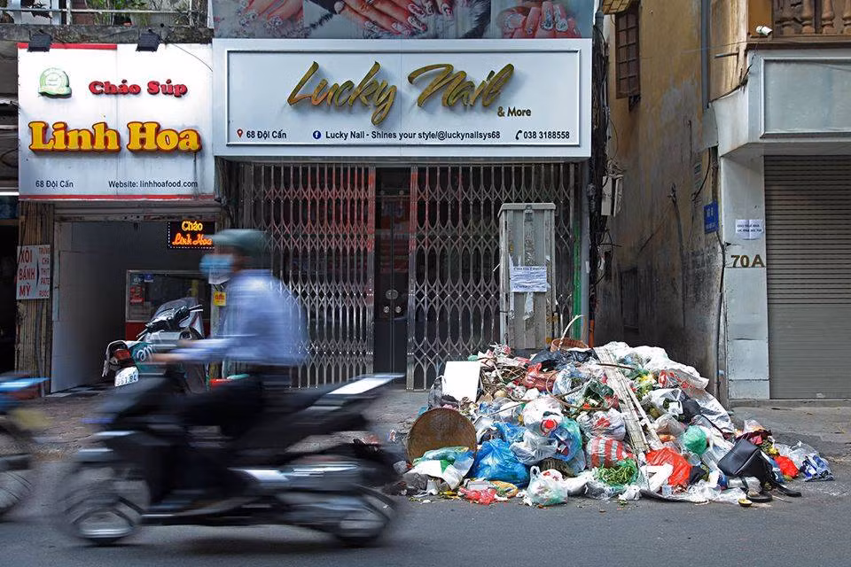 Phía dưới bài viết, nhiều dân mạng để lại bình luận xót xa trước cảnh tượng này.